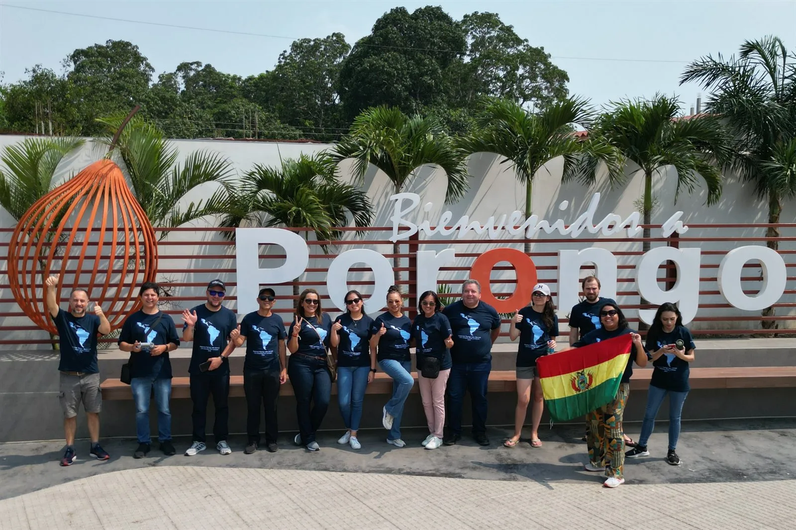 Miembros de Flying Labs de Latinoamérica reunidos en Bolivia
